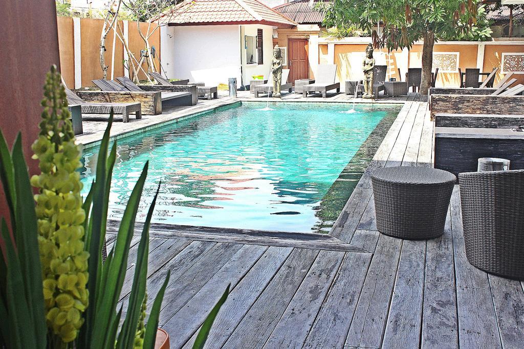 Hostel Mirah Legian Dış mekan fotoğraf