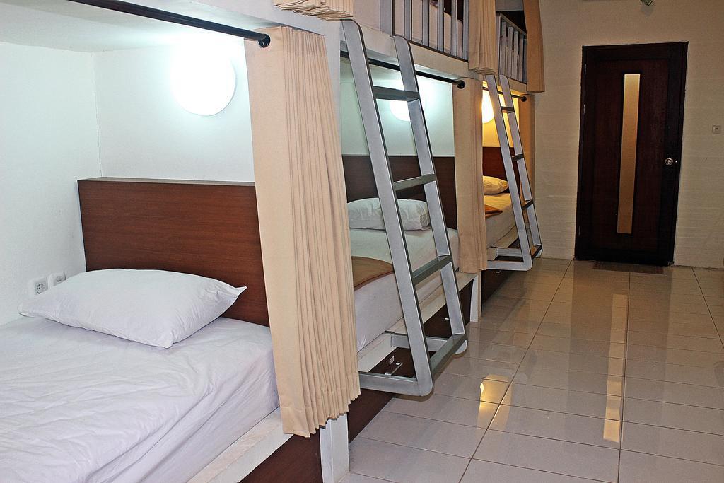 Hostel Mirah Legian Oda fotoğraf