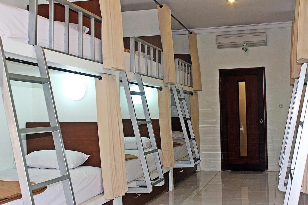 Hostel Mirah Legian Oda fotoğraf