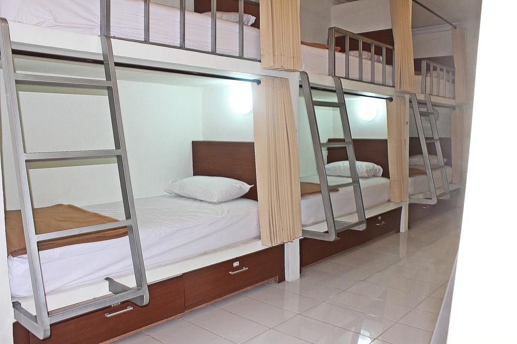 Hostel Mirah Legian Oda fotoğraf