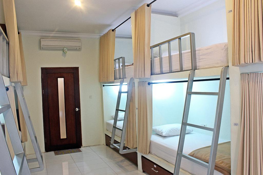 Hostel Mirah Legian Oda fotoğraf