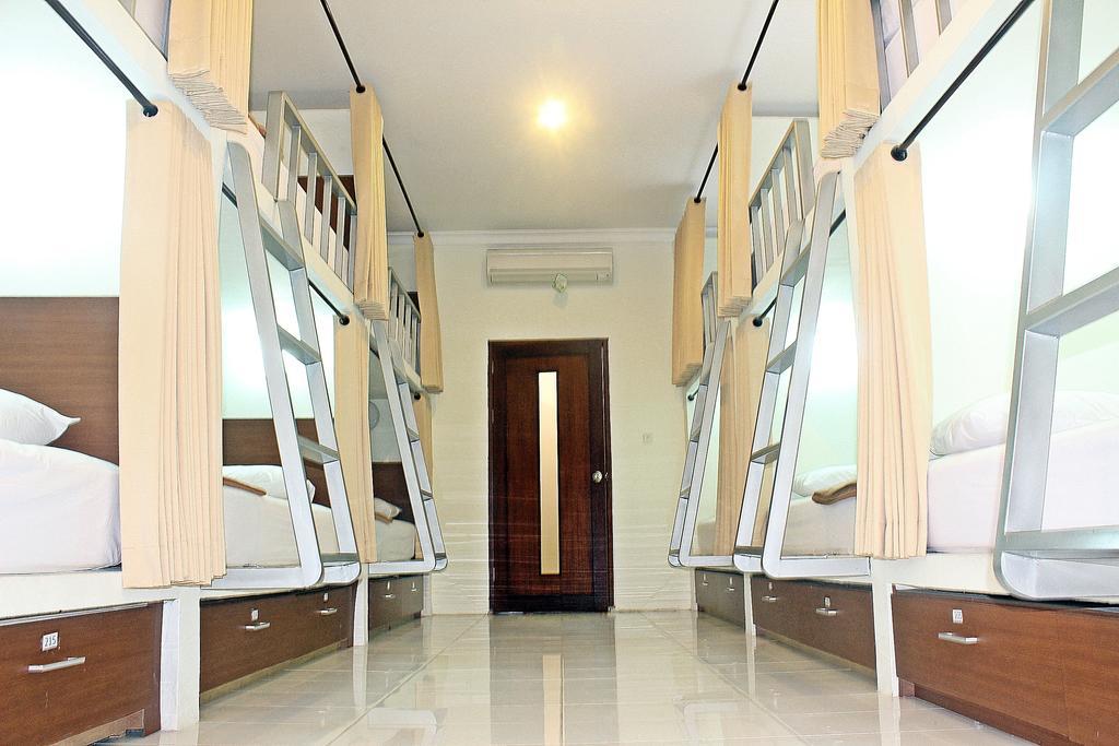Hostel Mirah Legian Oda fotoğraf