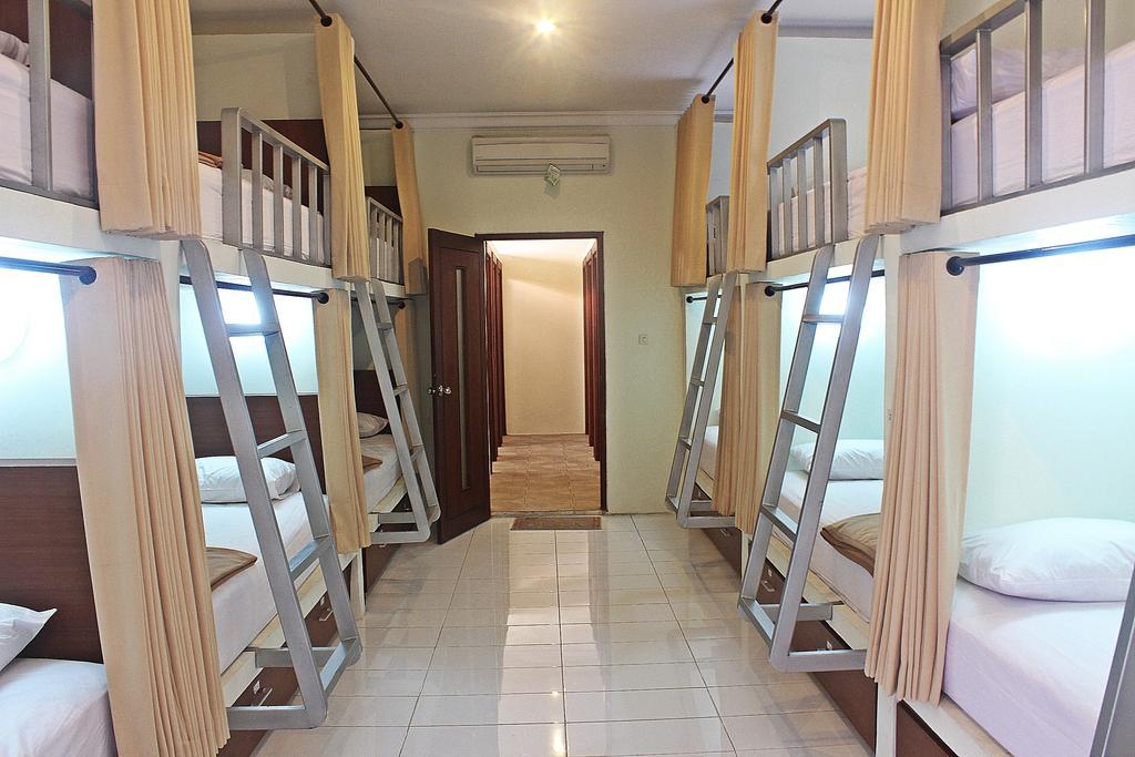 Hostel Mirah Legian Oda fotoğraf