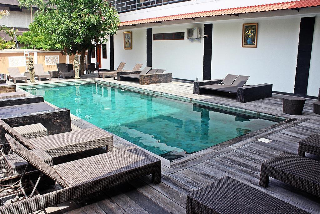 Hostel Mirah Legian Dış mekan fotoğraf