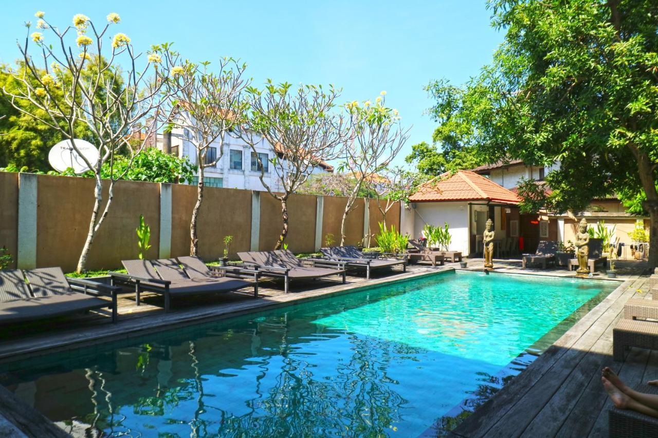 Hostel Mirah Legian Dış mekan fotoğraf